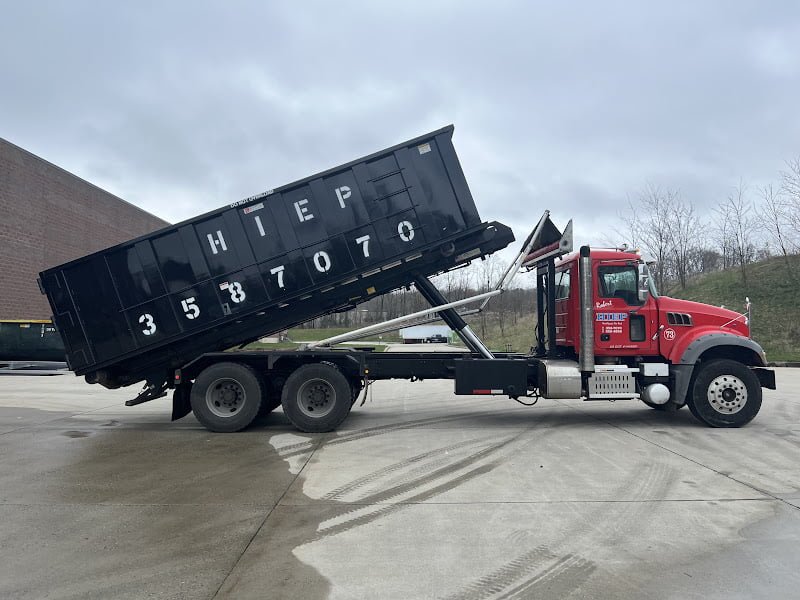 Truck with a 30 yd dumpster in Rockland County, NY